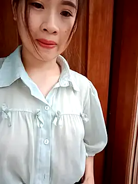 tuongvycute online show from October 29, 2025, 6:01 am