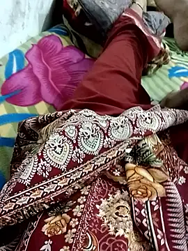 HOT-CPL-11 online show from November 24, 2025, 5:46 pm