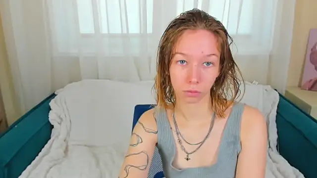 LilyVoise online show from October 20, 2025, 10:16 am