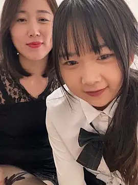 xiaoxue7788 online show from October 21, 2025, 2:44 am