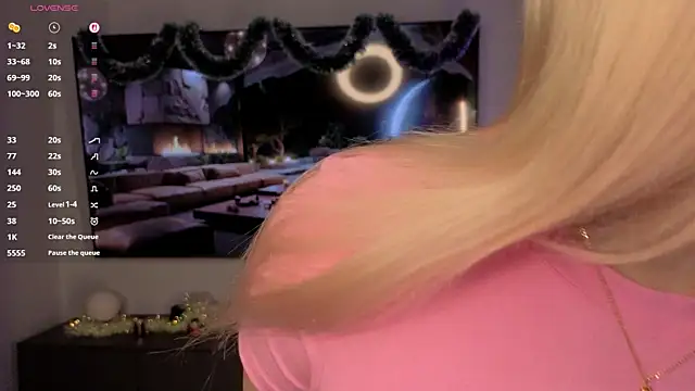 KaryTasch online show from December 3, 2025, 9:36 pm