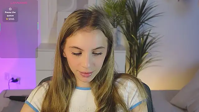 Snapshot of mia_silkk chatting on November 12, 2025, 6:17 am mia silkk online show from November 12, 2025, 6:17 am