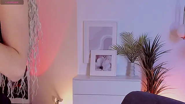 Snapshot of mia_silkk chatting on October 27, 2025, 6:25 am mia silkk online show from October 27, 2025, 6:25 am