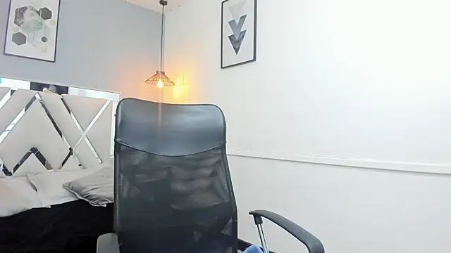 Maite black online show from November 30, 2025, 3:07 am