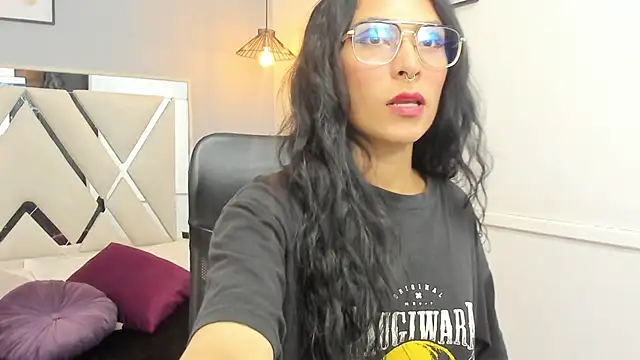 Maite black online show from November 14, 2025, 3:10 am