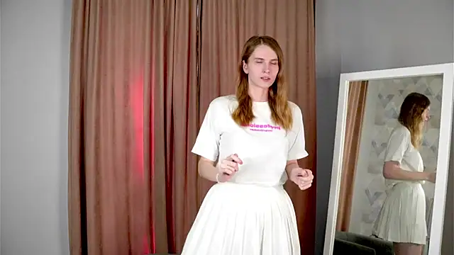 Snapshot of KatiFantini chatting on October 17, 2025, 2:59 am KatiFantini online show from October 17, 2025, 2:59 am