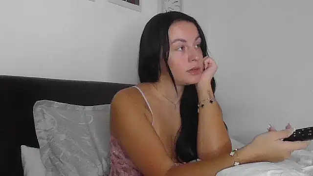 AlecsandraMae online show from October 15, 2025, 7:55 pm