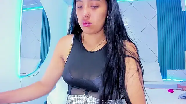 Snapshot of Briseida-White chatting on November 27, 2025, 1:55 pm Briseida-White online show from November 27, 2025, 1:55 pm