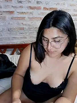 morenalatinaa online show from April 30, 2026, 2:18 am