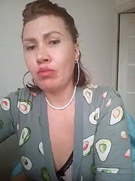 Snapshot of Ambika_beauty chatting on October 15, 2025, 1:30 pm Ambika beauty online show from October 15, 2025, 1:30 pm