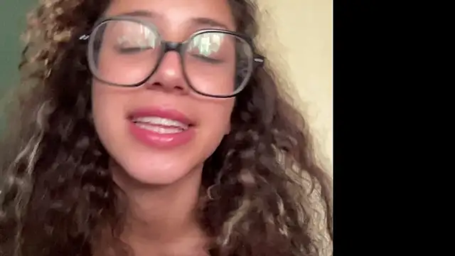 Snapshot of absoluthorrorfield chatting on November 27, 2025, 5:57 pm absoluthorrorfield online show from November 27, 2025, 5:57 pm