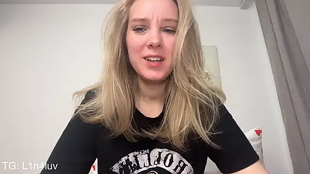 AIicaparkerc online show from February 9, 2026, 3:04 am