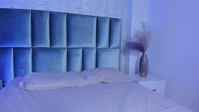 Snapshot of HollyPeach chatting on May 3, 2026, 4:54 pm HollyPeach online show from May 3, 2026, 4:54 pm