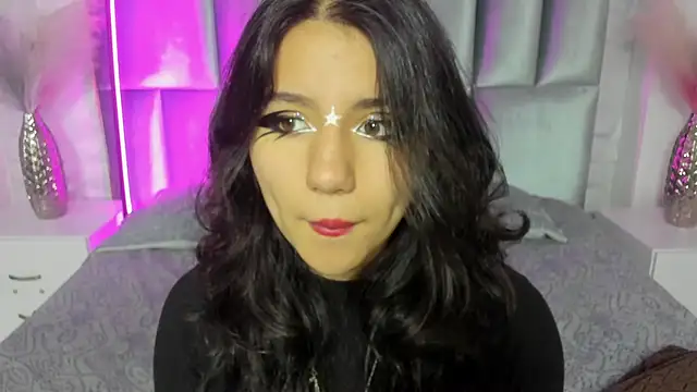 HollyPeach online show from March 29, 2026, 4:52 pm