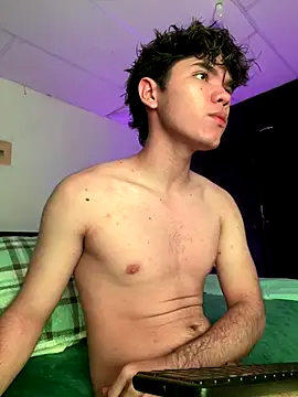 Im Camii online show from December 14, 2025, 11:32 pm