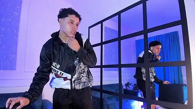 Snapshot of Adrian_Volt chatting on November 9, 2025, 3:10 am Adrian Volt online show from November 9, 2025, 3:10 am