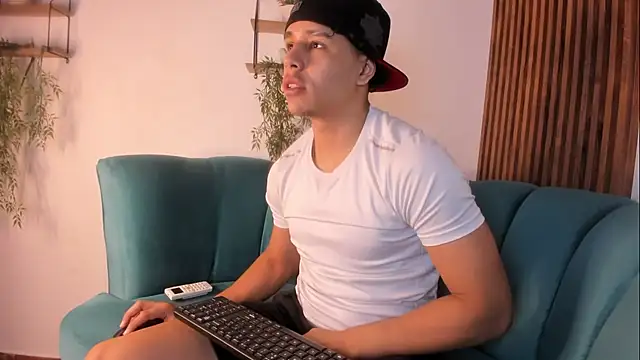 Snapshot of Adrian_Volt chatting on January 7, 2026, 8:36 pm Adrian Volt online show from January 7, 2026, 8:36 pm