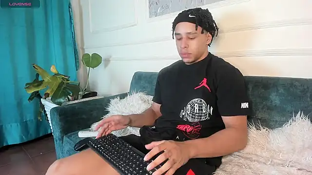 Snapshot of Adrian_Volt chatting on January 18, 2026, 3:10 am Adrian Volt online show from January 18, 2026, 3:10 am