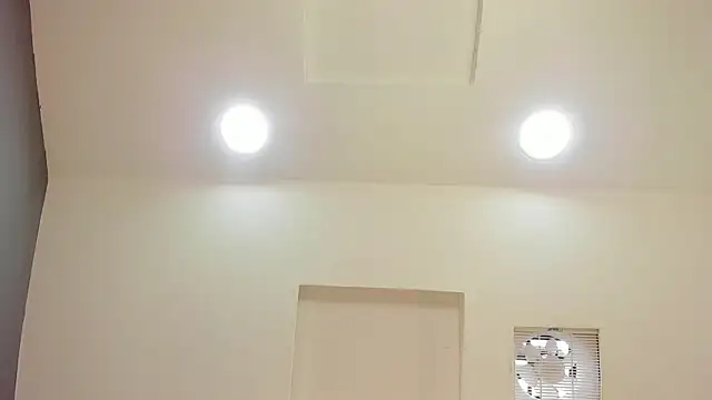 Snapshot of honey__hott chatting on October 28, 2025, 8:30 pm honey hott online show from October 28, 2025, 8:30 pm