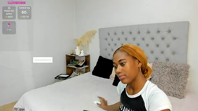 SofiRuiz  online show from January 19, 2026, 4:49 am