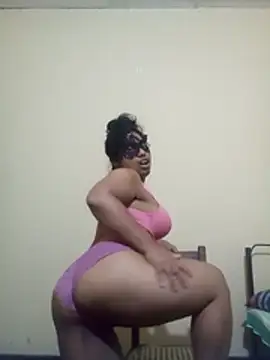 Snapshot of Expose_Queen chatting on November 20, 2025, 7:58 pm Expose Queen online show from November 20, 2025, 7:58 pm