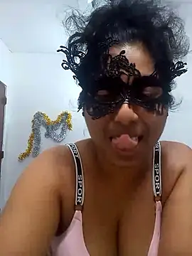 Snapshot of Expose_Queen chatting on June 6, 2026, 8:14 pm Expose Queen online show from June 6, 2026, 8:14 pm