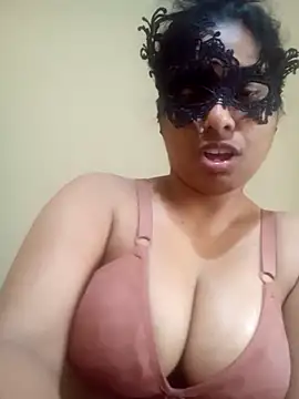 Expose Queen online show from March 11, 2026, 5:12 am