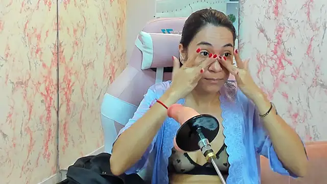 Snapshot of GabbiePrice chatting on October 16, 2025, 4:15 pm GabbiePrice online show from October 16, 2025, 4:15 pm