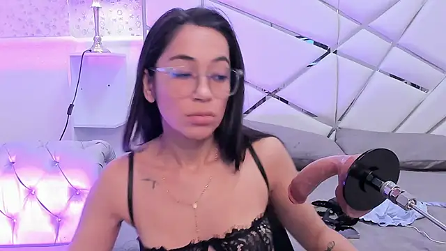 GabbiePrice online show from May 11, 2026, 11:33 am
