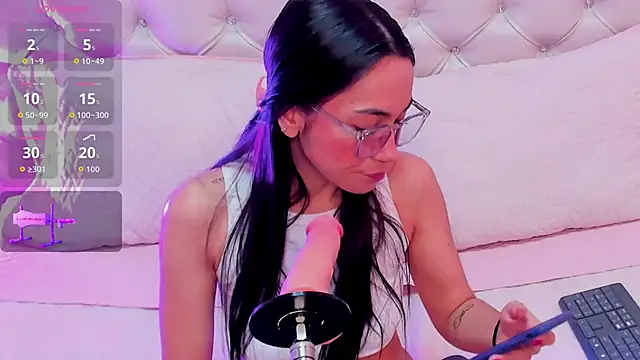 Snapshot of GabbiePrice chatting on October 24, 2025, 1:54 pm GabbiePrice online show from October 24, 2025, 1:54 pm