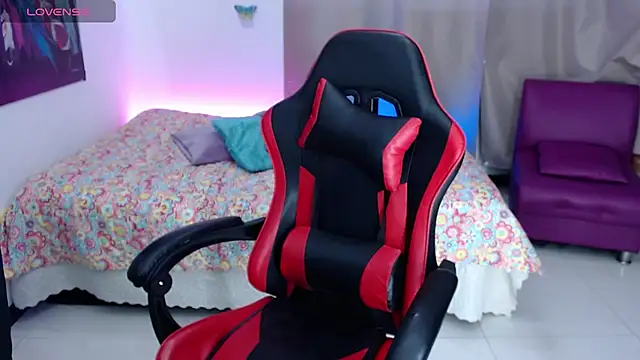 skarlett222 online show from November 5, 2025, 11:52 pm