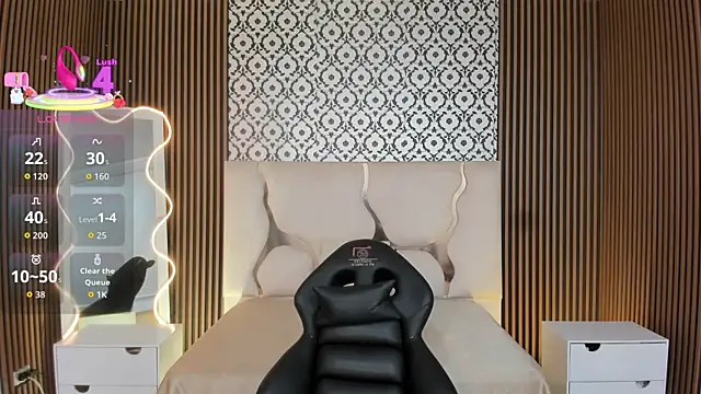 BEELLA TAY1 online show from November 13, 2025, 3:49 pm