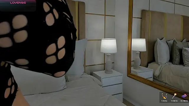 lyrabellini online show from February 10, 2026, 10:58 am