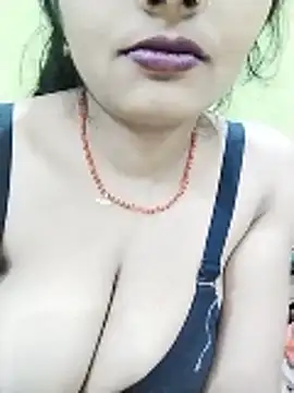 kiara-simmi online show from December 17, 2025, 5:07 pm