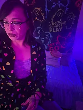 MiniMonroe online show from October 21, 2025, 4:45 am