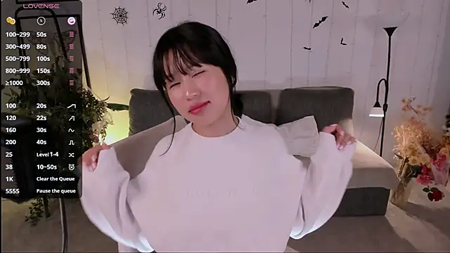 Snapshot of Erika_Kim chatting on October 24, 2025, 5:50 am Erika Kim online show from October 24, 2025, 5:50 am