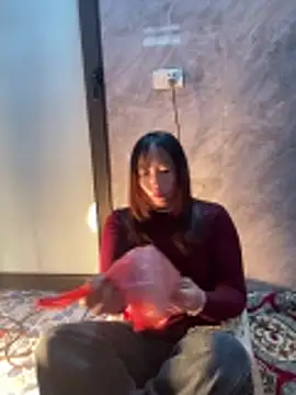 Snapshot of Maymay__ chatting on December 18, 2025, 2:05 am Maymay online show from December 18, 2025, 2:05 am