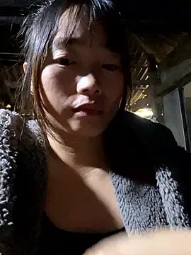 Snapshot of Maymay__ chatting on December 14, 2025, 1:45 am Maymay online show from December 14, 2025, 1:45 am