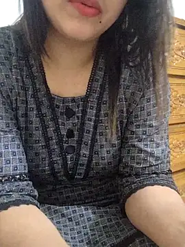 Tanha18 online show from November 4, 2025, 9:51 pm