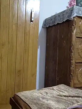 Tanha18 online show from December 1, 2025, 5:58 pm