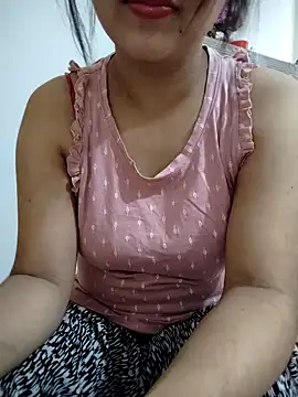 Tanha18 online show from November 4, 2025, 9:02 am