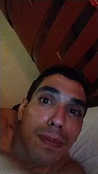 Kike8090 online show from December 18, 2025, 8:41 am