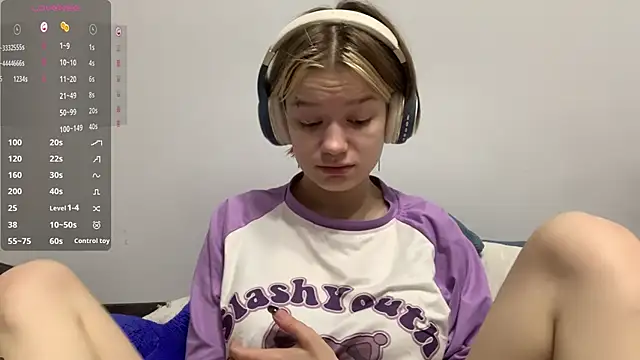 Snapshot of LorRebak chatting on November 18, 2025, 11:57 am LorRebak online show from November 18, 2025, 11:57 am