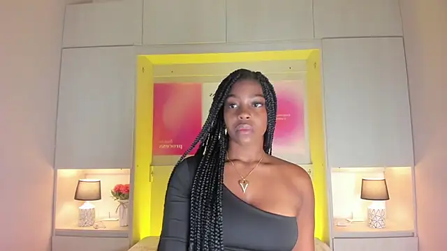 MaraBaker online show from December 15, 2025, 7:52 pm