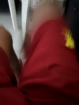 Snapshot of Rayangiss chatting on December 1, 2025, 8:21 pm Rayangiss online show from December 1, 2025, 8:21 pm