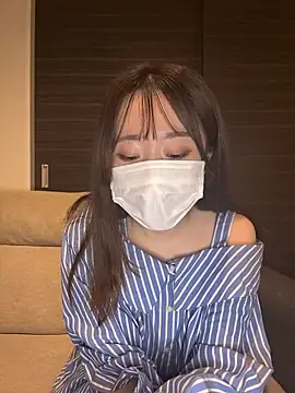 Snapshot of yura_ra_ra chatting on November 6, 2025, 12:20 pm yura ra ra online show from November 6, 2025, 12:20 pm