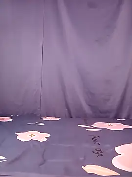 Snapshot of Mishel_hot chatting on November 7, 2025, 1:43 am Mishel hot online show from November 7, 2025, 1:43 am