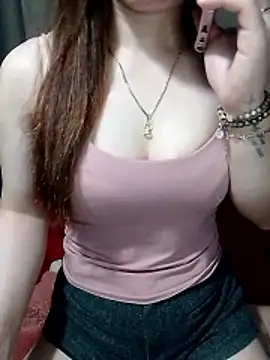 LeanaLy online show from April 15, 2026, 1:44 am