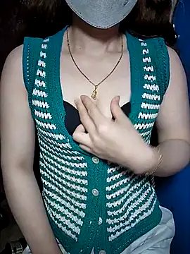 LeanaLy online show from October 22, 2025, 9:24 pm