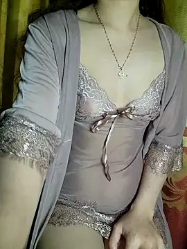 LinaCii online show from December 14, 2025, 3:28 pm